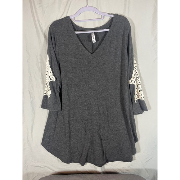 ZENANA PREMIUM Tops - ZENANA‎ PREMIUM Women's Gray Lace Sleeve V Neck Tunic Top Plus Size 1X